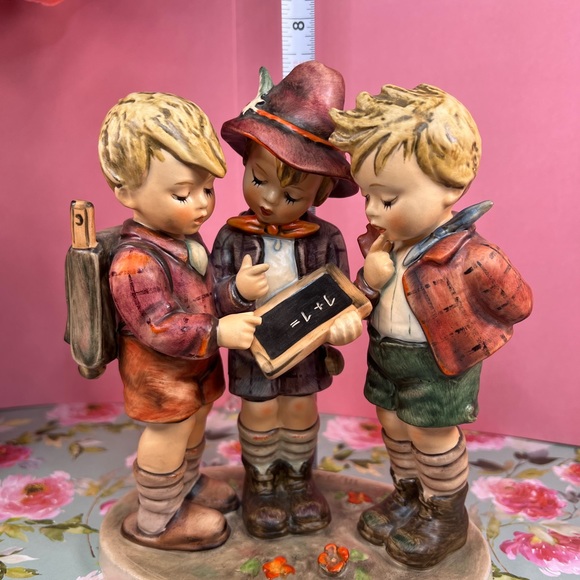 Goebel Hummel TMK4 #170/I School Boys 7.5"H Beautiful & Vibrant Great Condition! - Picture 10 of 17